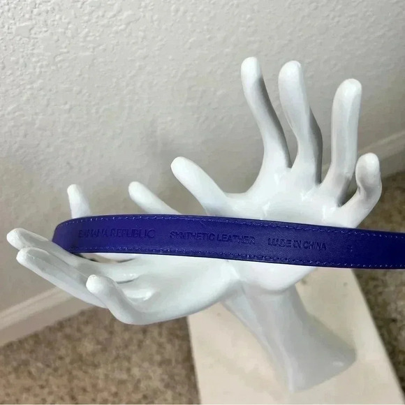 Banana Republic Women’s Vegan Grape Purple Reptile Embossed Belt Silver Buckle - Picture 4 of 9